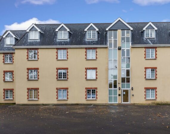 Citywest golfing Apartments