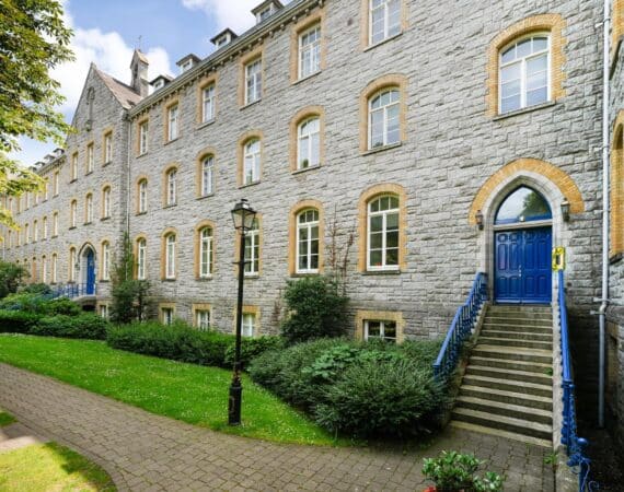 81 HYBREASAL HOUSE SOUTH CIRCULAR ROAD DUBLIN 8 D08 AXC8 -1