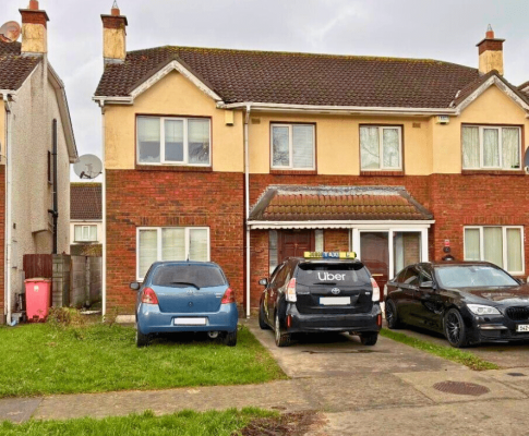 12foxboroughmanor front.jpg