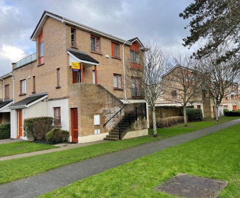 17 Annfield Lawn