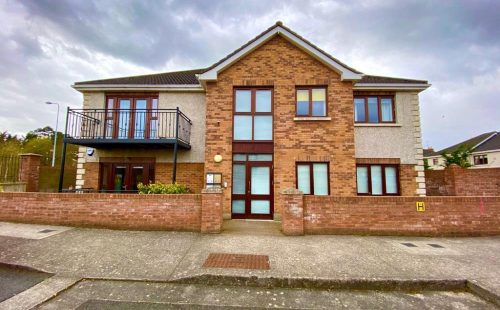 26 The Court, Newtown Manor front image