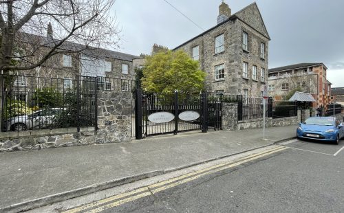 gate
